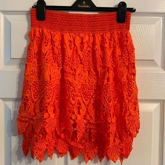 ROMEO & Juliet Skirt Orange Crocheted - Picture 1 of 7